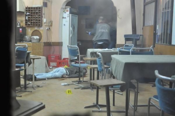 Kahveye pompalı tüfekli saldırı: 1 ölü, 1 yaralı