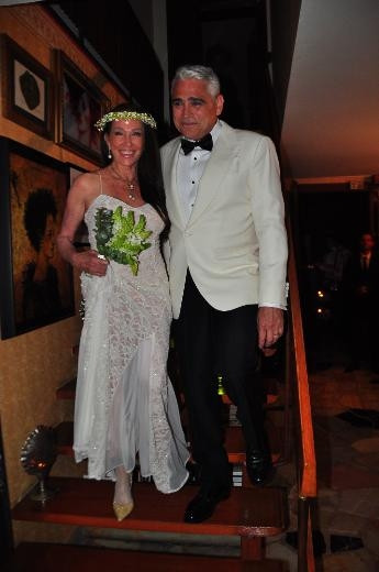 Nermin Bezmen ve Tolga Savacı evlendi