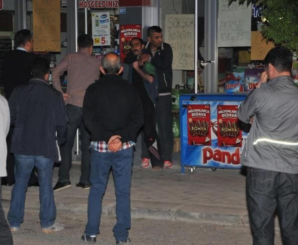 Cezaevinden izinli çıktı, bıçakla arkadaşını rehin aldı