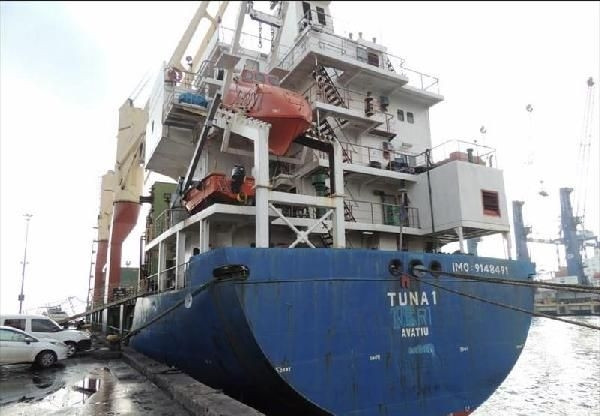 Türk gemisi Akdeniz'de bombalandı