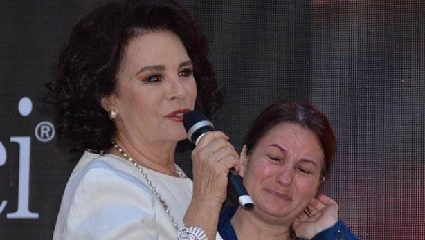Hülya Koçyiğit'in duygusal anları