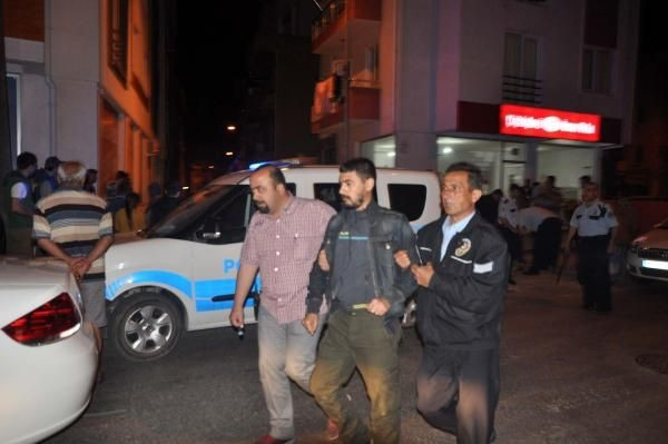 Karşıt görüşlü 2 grup arasında kavga: 3 yaralı, 9 gözaltı