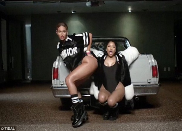 Nicki Minaj'dan olay klip!