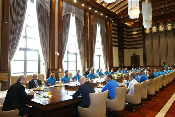 Cumhurbaşkanı Erdoğan Ç.Rizespor kafilesini kabul etti