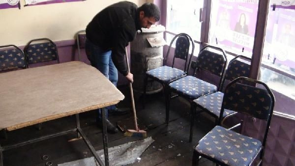 HDP'nin seçim bürosuna taşlı saldırı