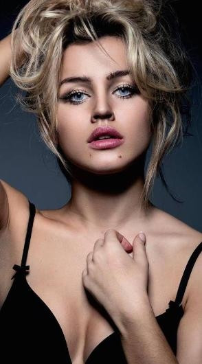 Rosie Mac: 'Evleninceye kadar bakire kalacağım'