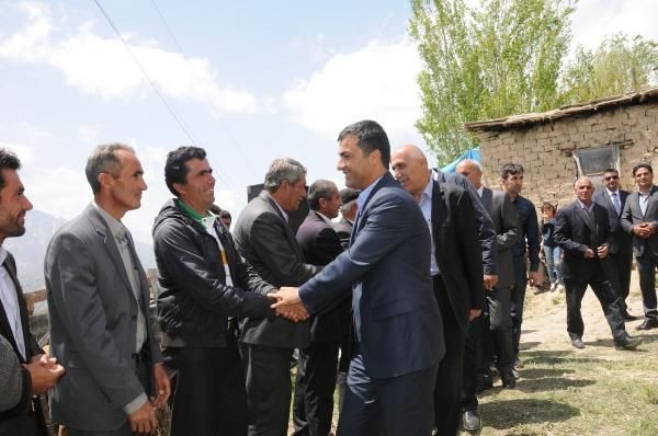 Yüksekova Havaalanı'nın açılışı için 'katılım talimatı' i