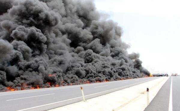 Nusaybin’de hampetrol yüklü tanker alev alev yandı