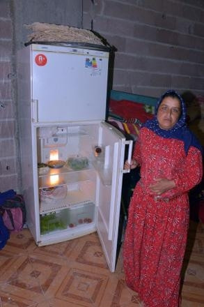 6 çocukla, tuvaleti, banyosu olmayan depoda yaşam savaşı veriyor
