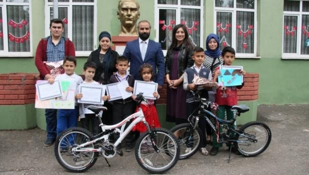 Bisiklet ödüllü yarışmada derece alamayan madenci çocukları ağladı