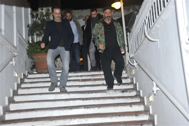Cem Yılmaz rol icabı bu kılığa girdi