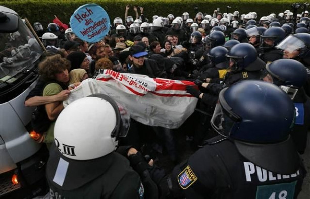 G7 karşıtı protestoya polis müdahalesi