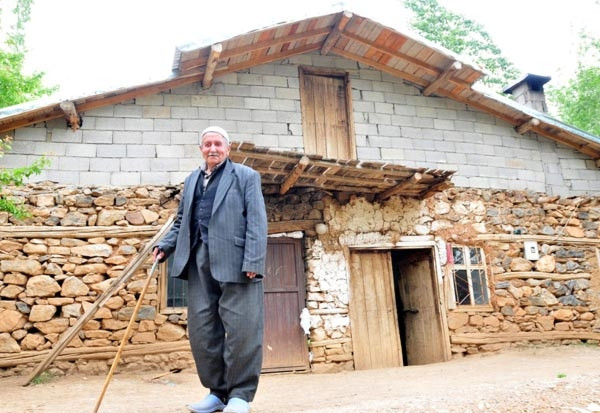 85 yaşında ikiz çocuk sahibi oldu