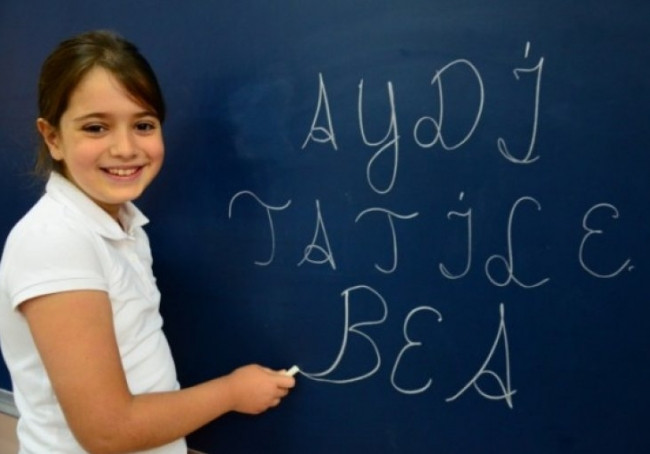 Yurt genelinde karneler verildi