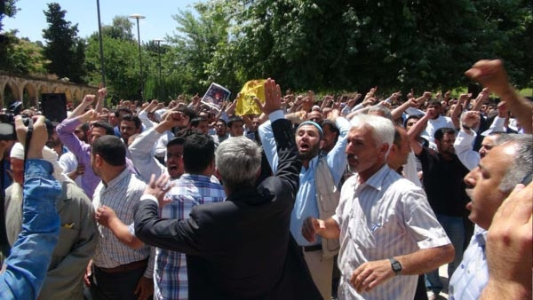 İhya-Der Başkanı için gıyabi cenaze namazında linç girişimi