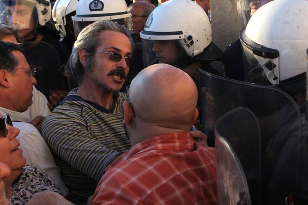 Yunanistan’da tespih satışları patladı