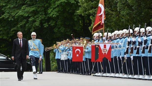 Erdoğan TBMM'nin açılışına katıldı, muhalefet ayağa kalkmadı