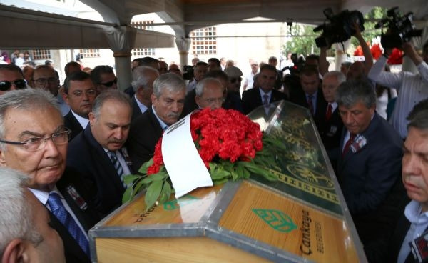 Cüneyt Arcayürek, son yolculuğuna uğurlandı