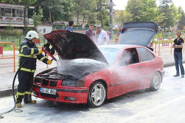 Gözyaşlarıyla izledi