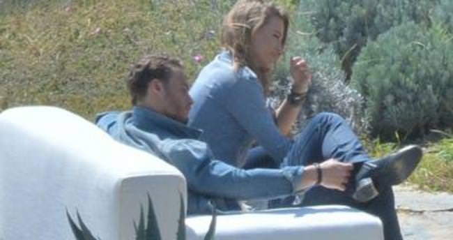 Serenay Sarıkaya ile Kerem Bürsin arasında soğuk rüzgarlar