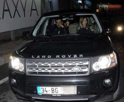 Sinem Kobal ve Kenan İmirzalıoğlu Londra'da el ele