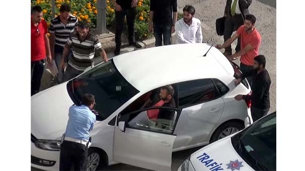 Kavgacılar polisi kandırıp kaçtı