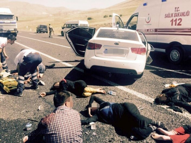 Erzurum'da trafik kazası: 11 yaralı