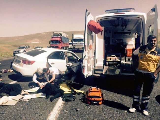 Erzurum'da trafik kazası: 11 yaralı