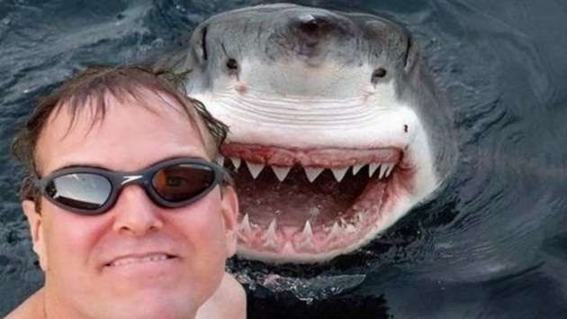 Selfie çekene hapis yolu göründü!