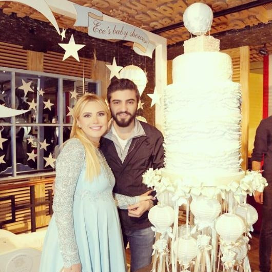 Ece Erken boşanıyor