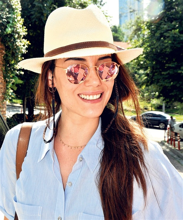 Cansu Dere kovboy oldu !