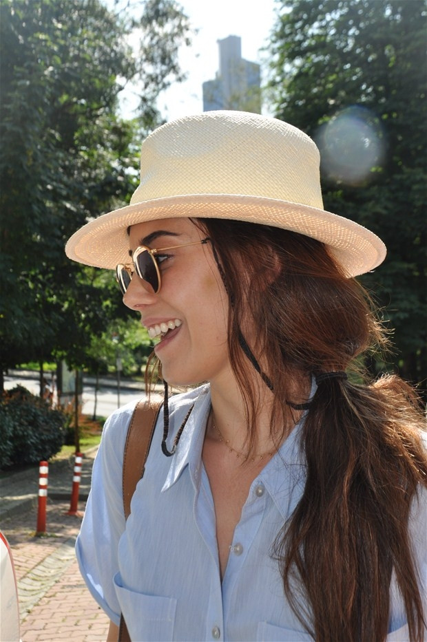 Cansu Dere kovboy oldu !
