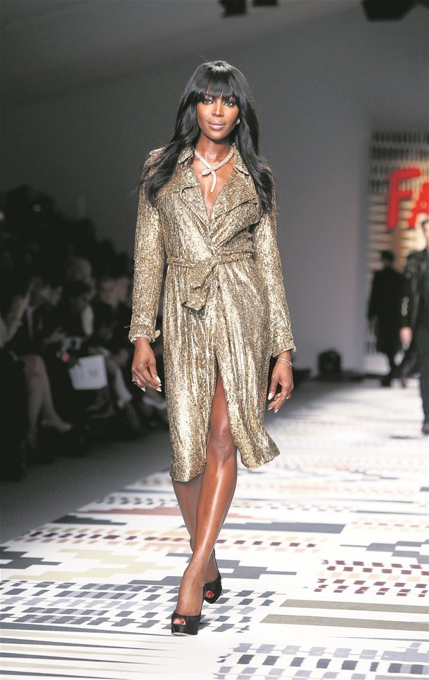 Naomi Campbell hala efsane !
