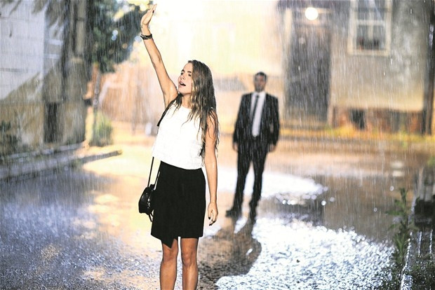 Ceyda Ateş ve Paşhan Yılmazel sırılsıklam oldular