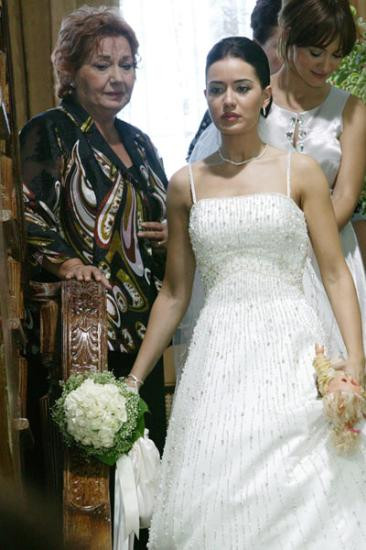 Necla ile Cem evleniyor