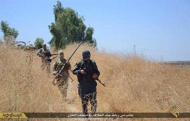 IŞİD'in Kobani'ye saldıran "şok tugayı" görüntülendi