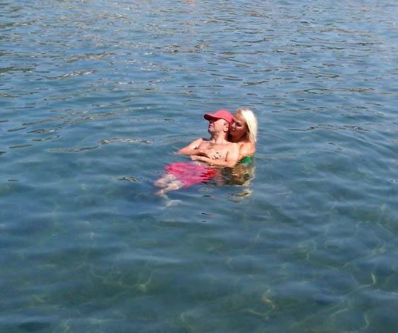 Safiya Soyman oğluyla tatilde