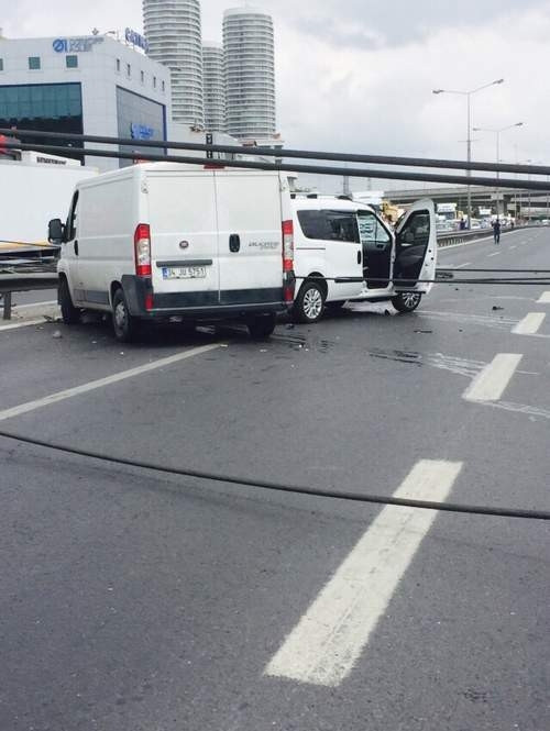 Yüksek gerilim hattı yola düştü