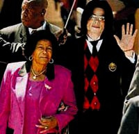 Michael Jackson ne hale geldi..