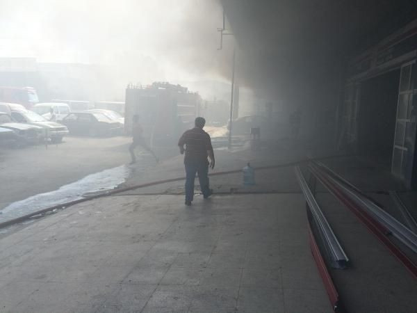 Sanayi sitesinde yangın paniği