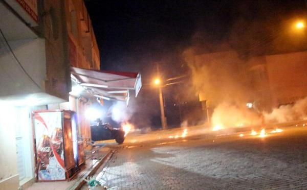 Nusaybin'de olaylı gece!... 1 polis yaralandı!