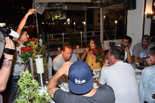 Alman oyuncu Til Schweiger'ın rakı keyfi