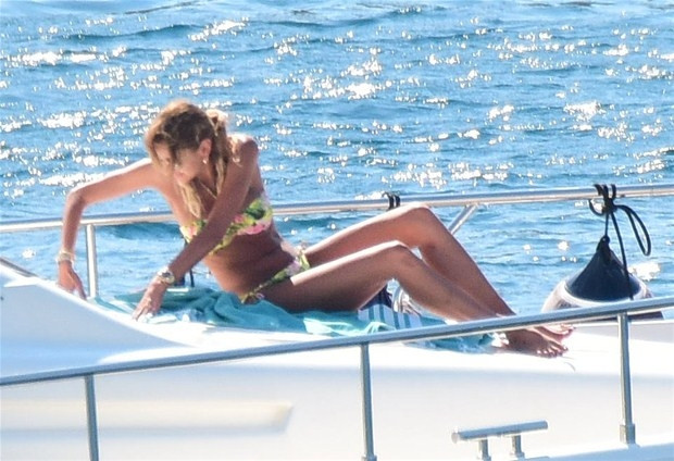 Özge Ulusoy fena yakalandı