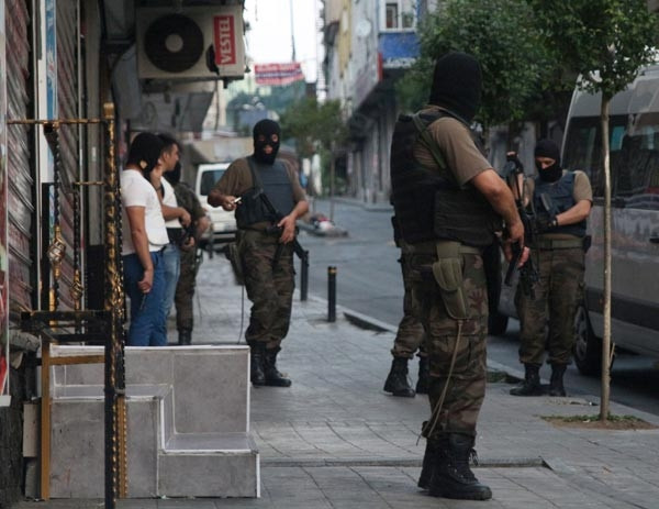 Türkiye'de dev operasyon: 251 gözaltı