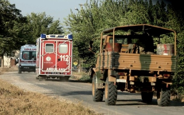 DAEŞ mevzileri bombalanıyor