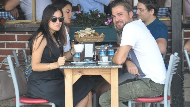Neslişah Alkoçlar ve Engin Altan Düzyatan'ın tatili bitti