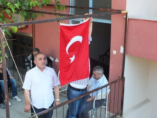 Şehitlerin baba ocağına ateş düştü