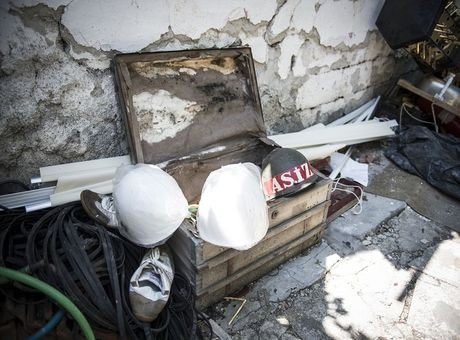 Ankara'da asker ve polise ait malzemeler ele geçirildi