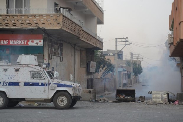 PKK Mardin'de kimlik kontrolü yaptı