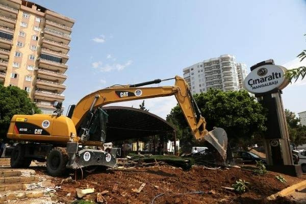Mersin'de yıkım gerginliği; 10 gözaltı